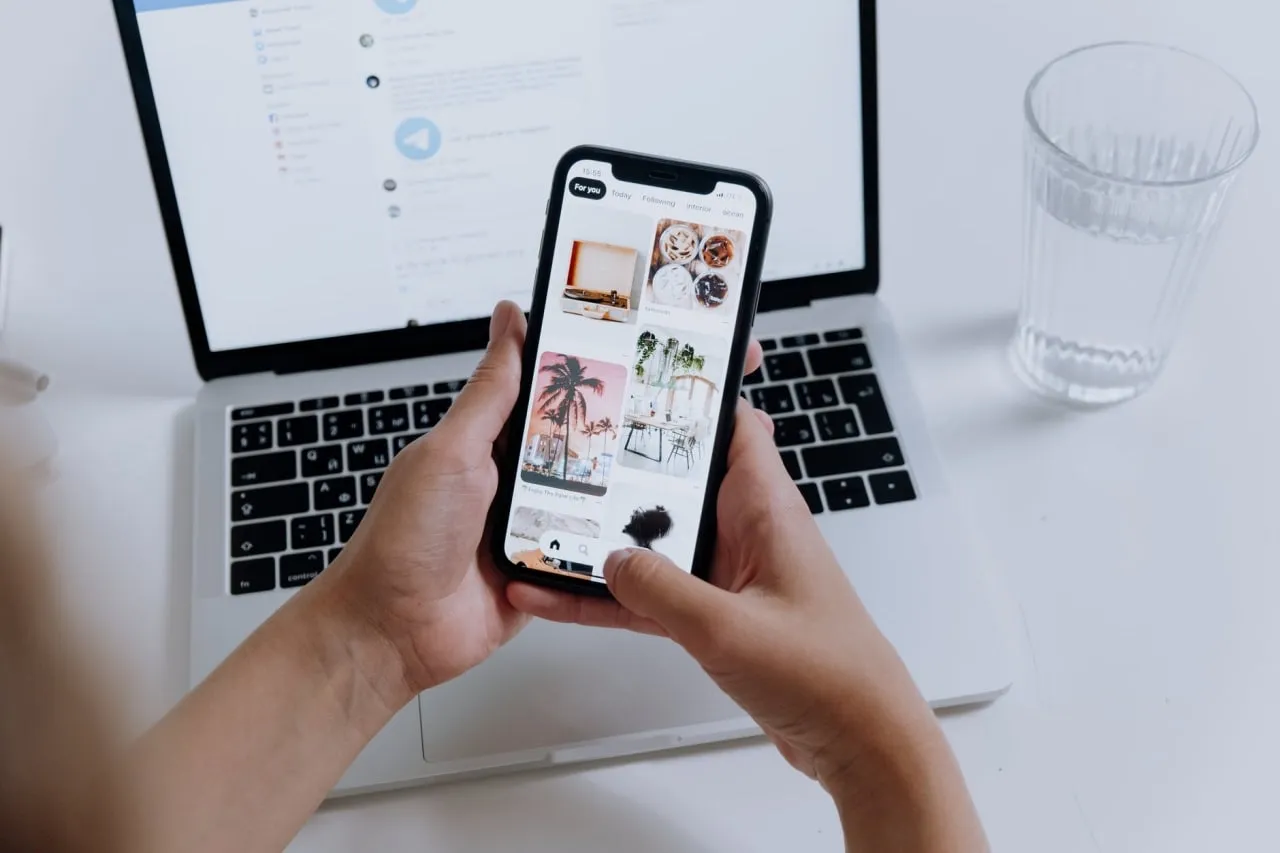 What Is Cell Phone Addiction?
