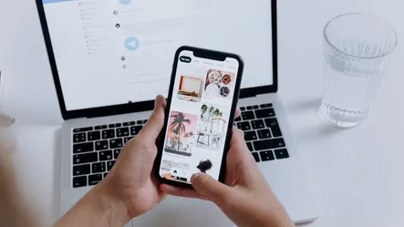 What Is Cell Phone Addiction? What Is Cell Phone Addiction?